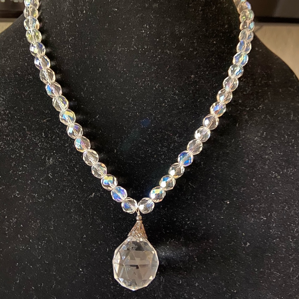 Beautiful clear crystal necklace